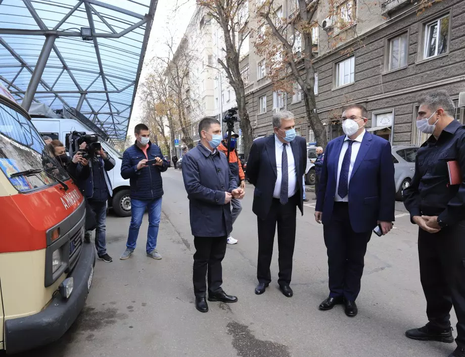 Костадин Ангелов: Мобилни екипи пред всяка държавна болница ще правят бързи тестове за коронавирус