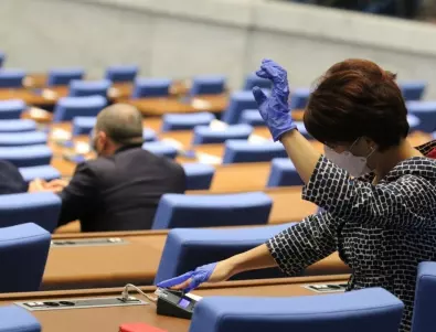 В парламента: Единодушна подкрепа за Закона за българския жестов език 
