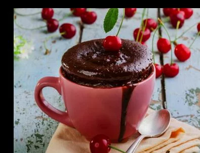 Шоколадов кекс в чаша, който се приготвя за 3 минути