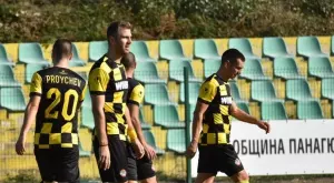 {{ otherArticle[0].article.title }}