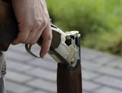 Мъж стрелял с пушка по деца в Казанлъшко