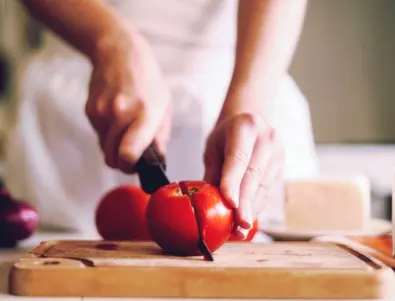 Най-лесният и бърз начин да нарежете домати на кубчета 