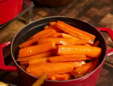 Как да направим вкусни моркови в доматен сос?