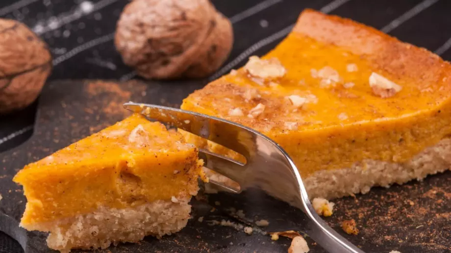 Готов само за няколко минути, а божествено вкусен тиквен пай