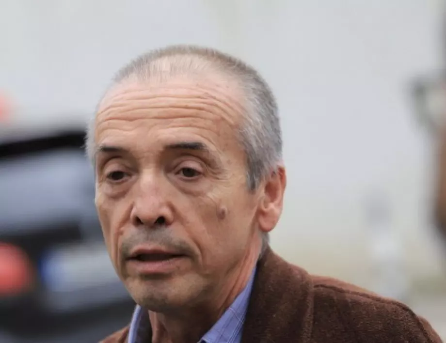 Доцент Мангъров: Ваксинираните се разболяват и заразяват другите, преболедувалите - не