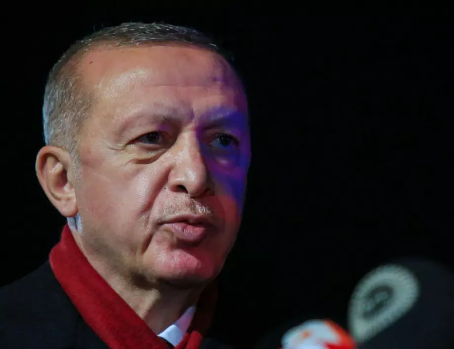 Ердоган съзря в новата конституция подарък за стогодишнината на Турция