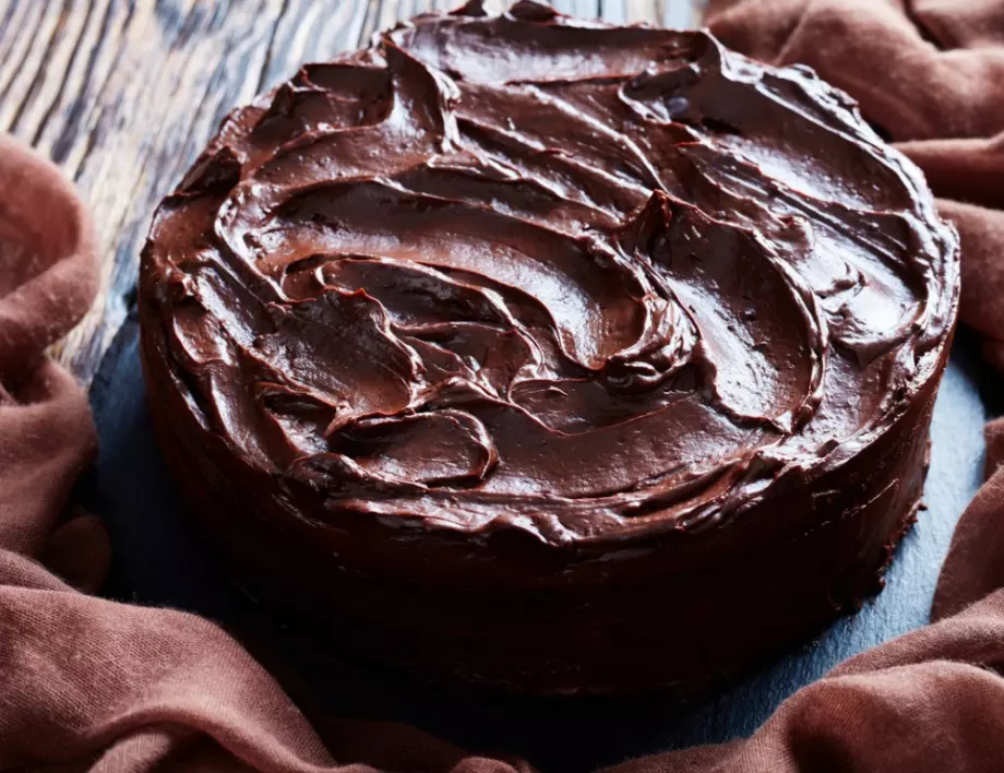 Обичате шоколад? Тази двойно шоколадова торта ще ви стане любима