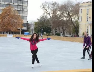 Най-голямата ледена пързалка тази година е в Пловдив