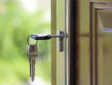 Как да избутаме ключ заседнал в бравата на вратата?