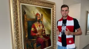 {{ otherArticle[0].article.title }}