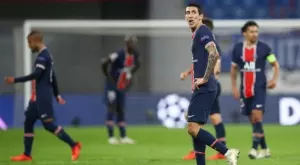 Легендарният Джон Барнс защити обвинения в расизъм съдия