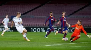 {{ otherArticle[0].article.title }}