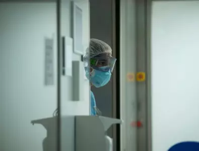 Седмицата на коронавируса: Товарът върху болниците намалява чувствително