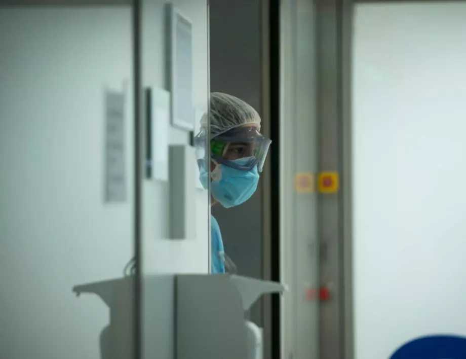 Коронавирусът в България: Ударно увеличение на влезлите в болница за денонощие