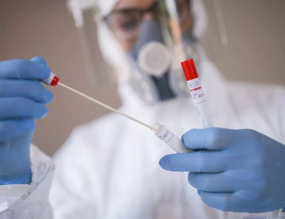Коронавирусът в България: Процентът на положителните проби се повишава