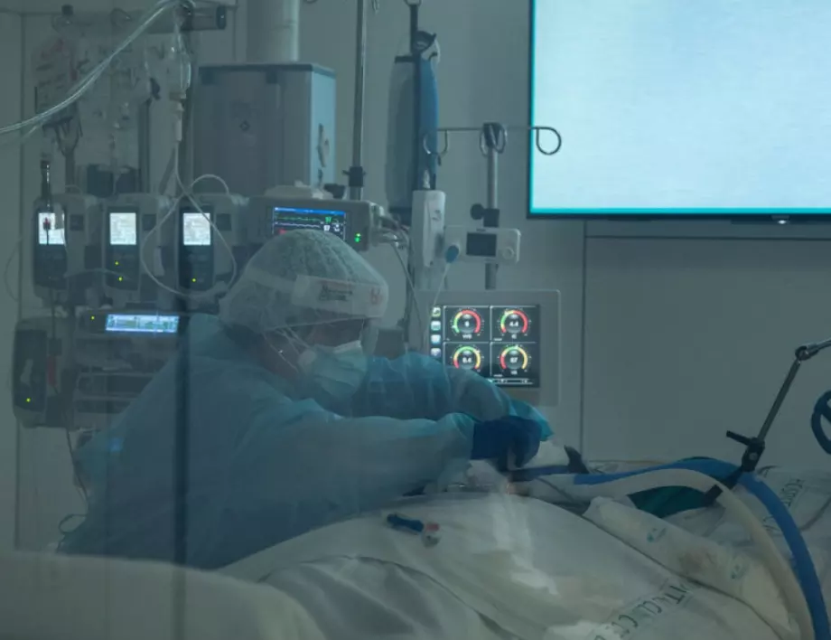 Пациентски разказ: Ако си с пневмония, но не и с КОВИД, няма място в редица болници в София