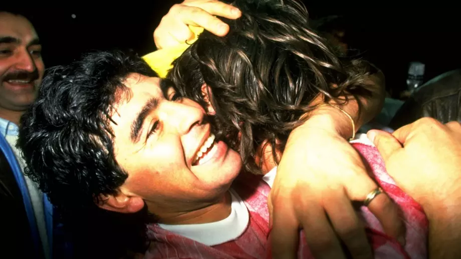 ИЗВЪНРЕДНО: Светът в траур заради смъртта на Диего Марадона