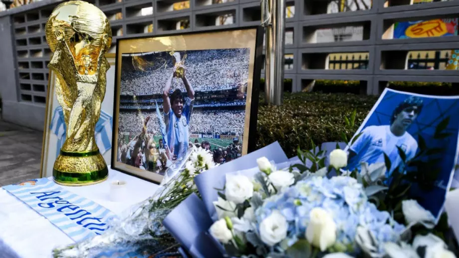 ВИДЕО: Преди 15 г. Диего Марадона обяви какво иска да пише на гроба му