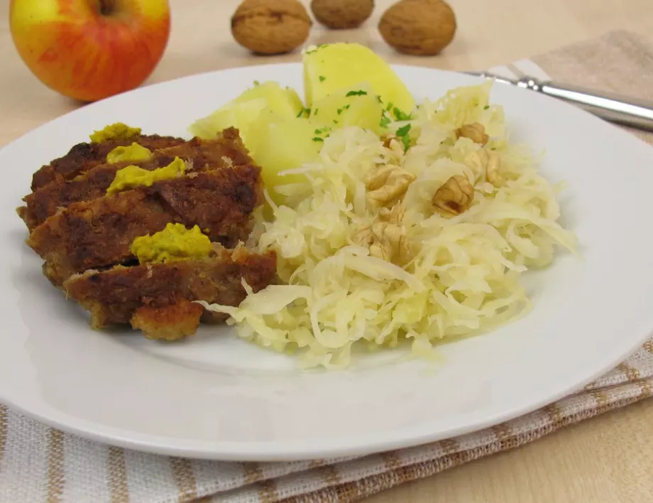 Рецепта на деня: Кисело зеле с картофи