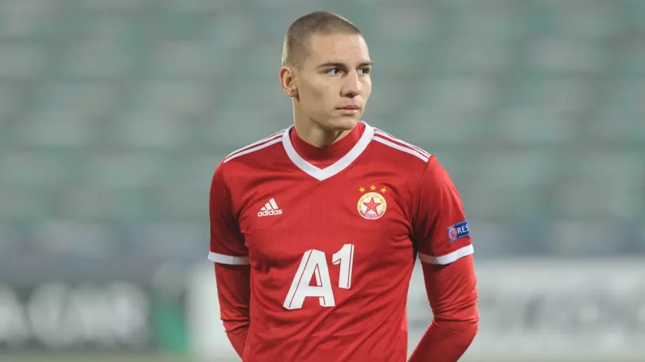 ЦСКА е взел временно решение за 20-годишния си защитник Валентин Антов 