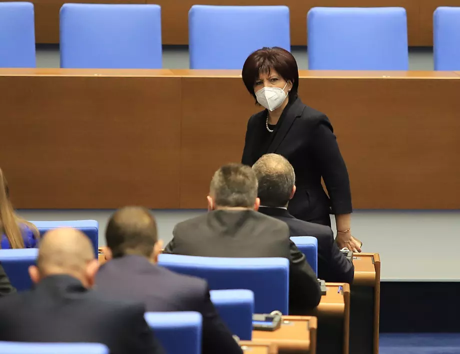 Караянчева: Заявката на Радев за втори мандат няма да повлияе на парламентарните избори