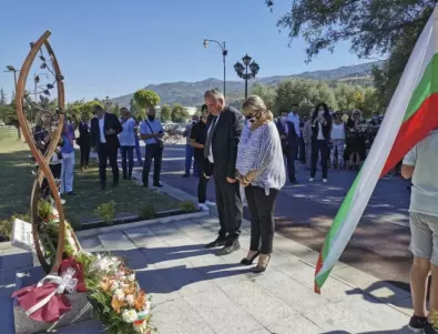 Охрид спешно възстанови паметника на жертвите от кораба 
