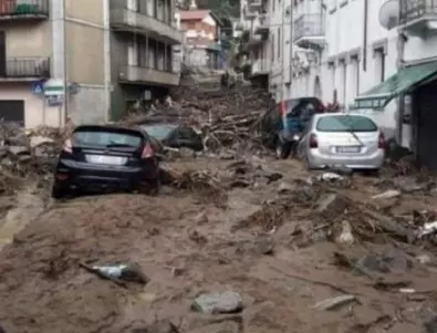 Жестоки наводнения в Сардиния: Трима загинали и двама изчезнали (СНИМКИ и ВИДЕО)