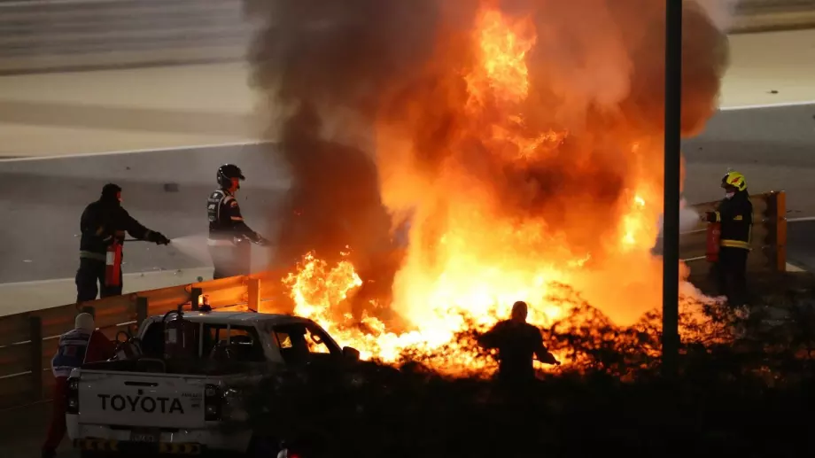 ВИДЕО: Жестока катастрофа във Формула 1, болид се запали