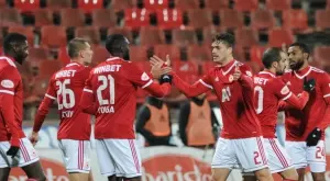 {{ otherArticle[0].article.title }}