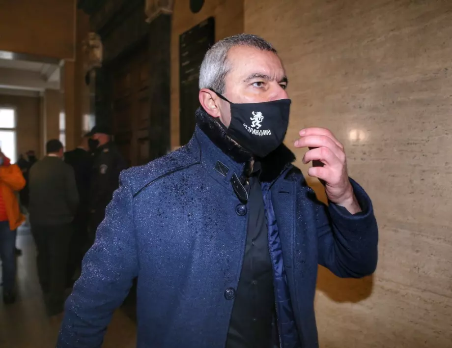 Костадинов ще влезе под карантина преди протеста на 12 януари, ако РЗИ му наложи