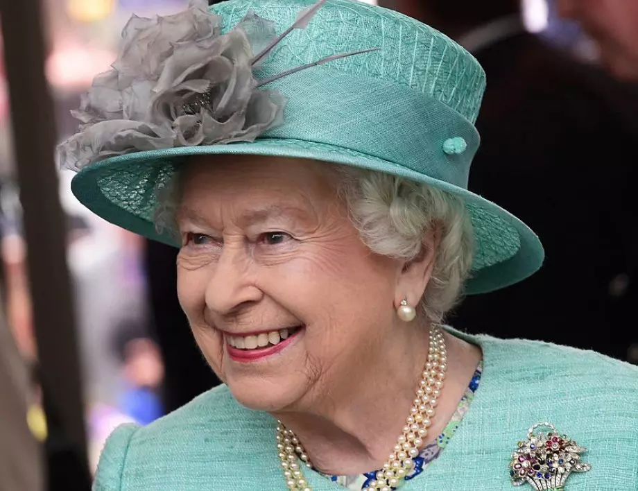 Сгрешена публикация на кралица Елизабет II развълнува мрежата