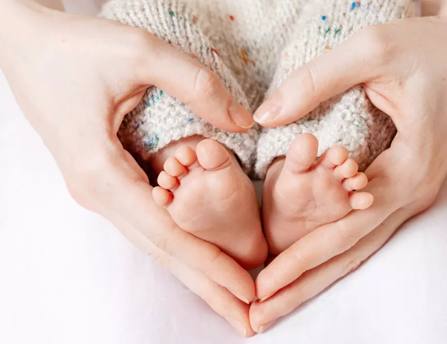 В Англия е родено първото в света бебе заченато инвитро