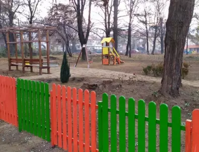 Откриха нова детска площадка в Кюстендил