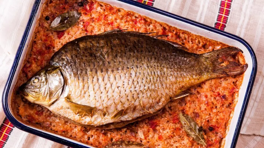 Пълнен шаран за Никулден – трик, с който рибата ще се топи в устата ви