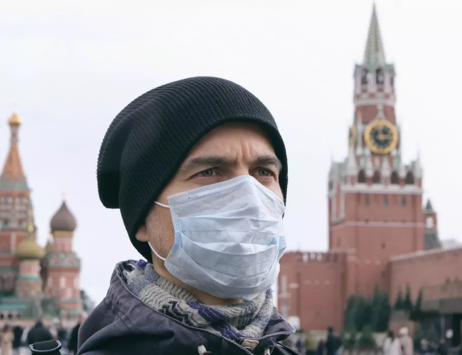 Махат маските на обществени места в Москва