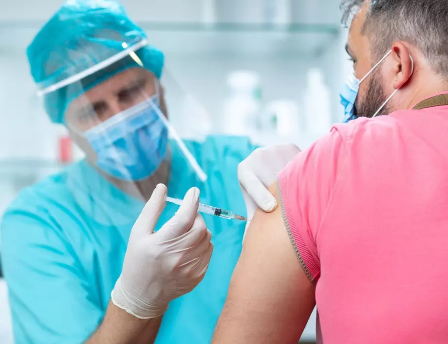 Масова ваксинация срещу COVID-19 започва в Москва
