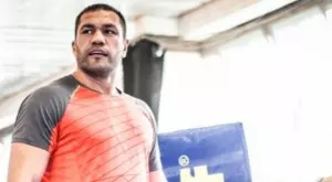 {{ otherArticle[0].article.title }}