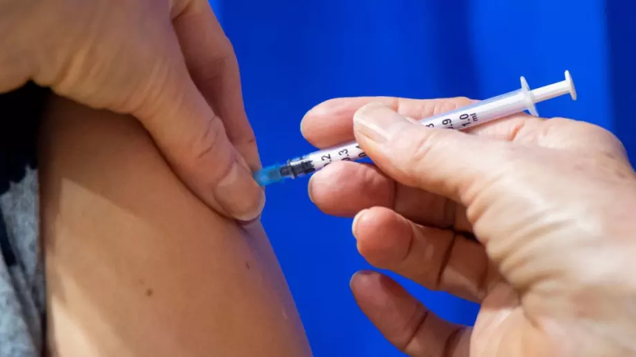 ЕК приключва проучвателните разговори с Novavax за нова потенциална ваксина 
