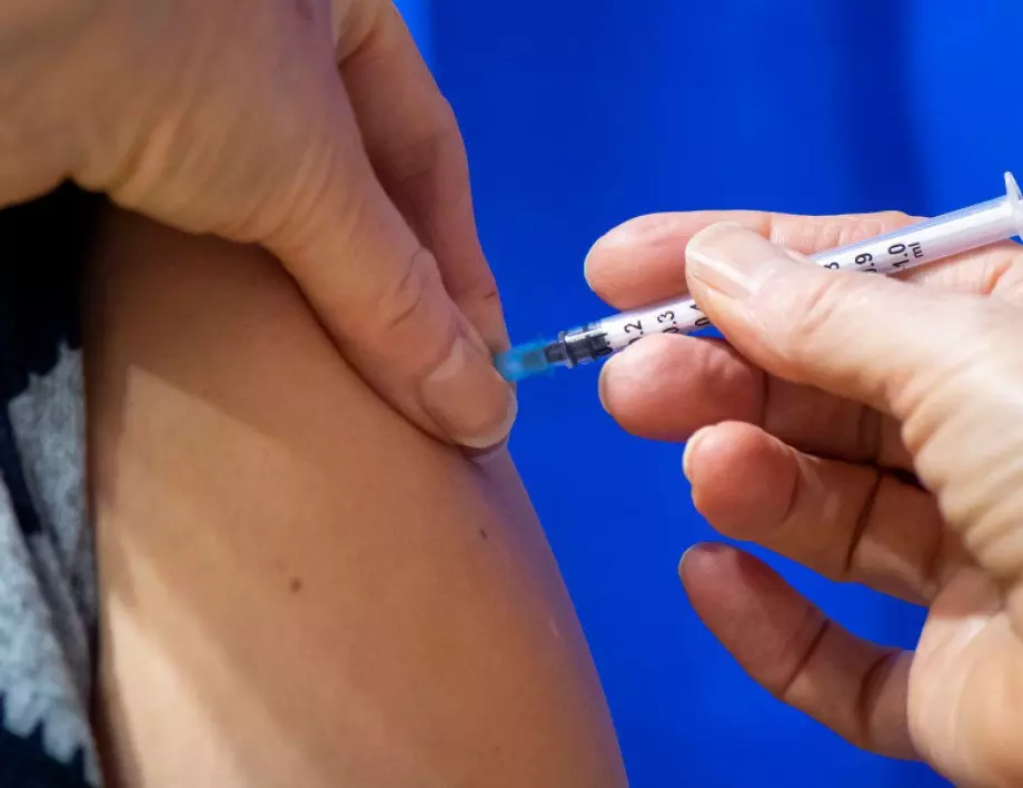 Лекари и болногледачи в Германия отказват да се ваксинират