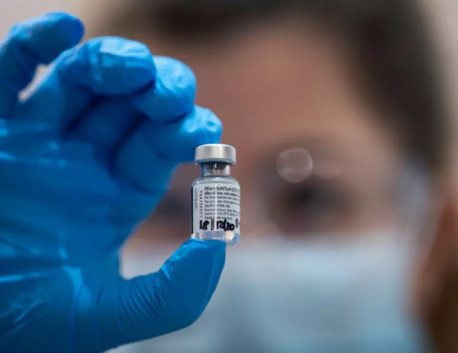 Нидерландски учени със страшна прогноза за коронавируса
