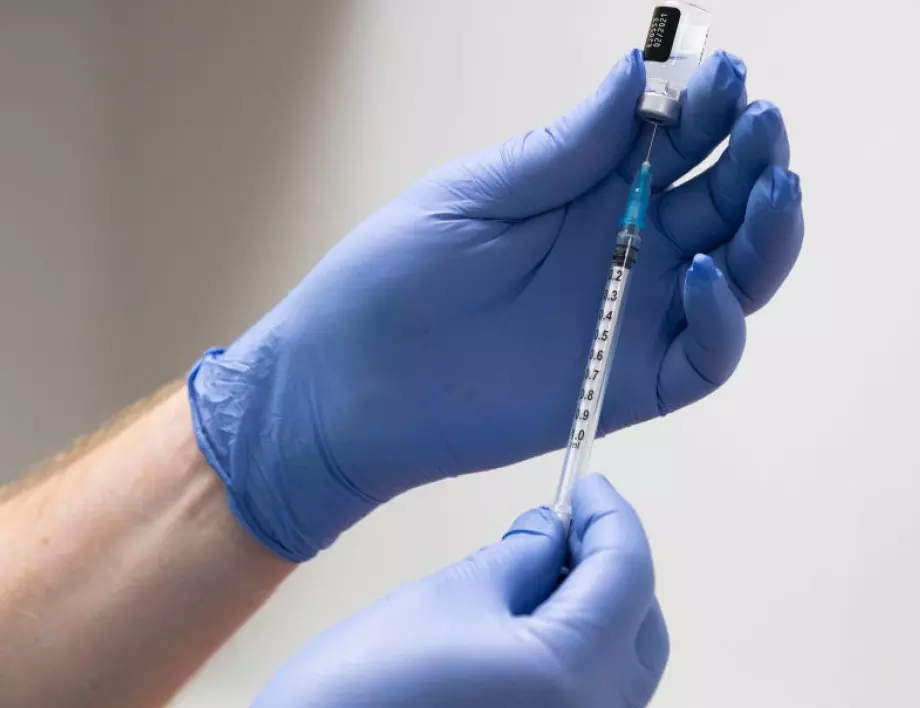 Канада разреши използването на ваксината на Pfizer за лица над 12 години