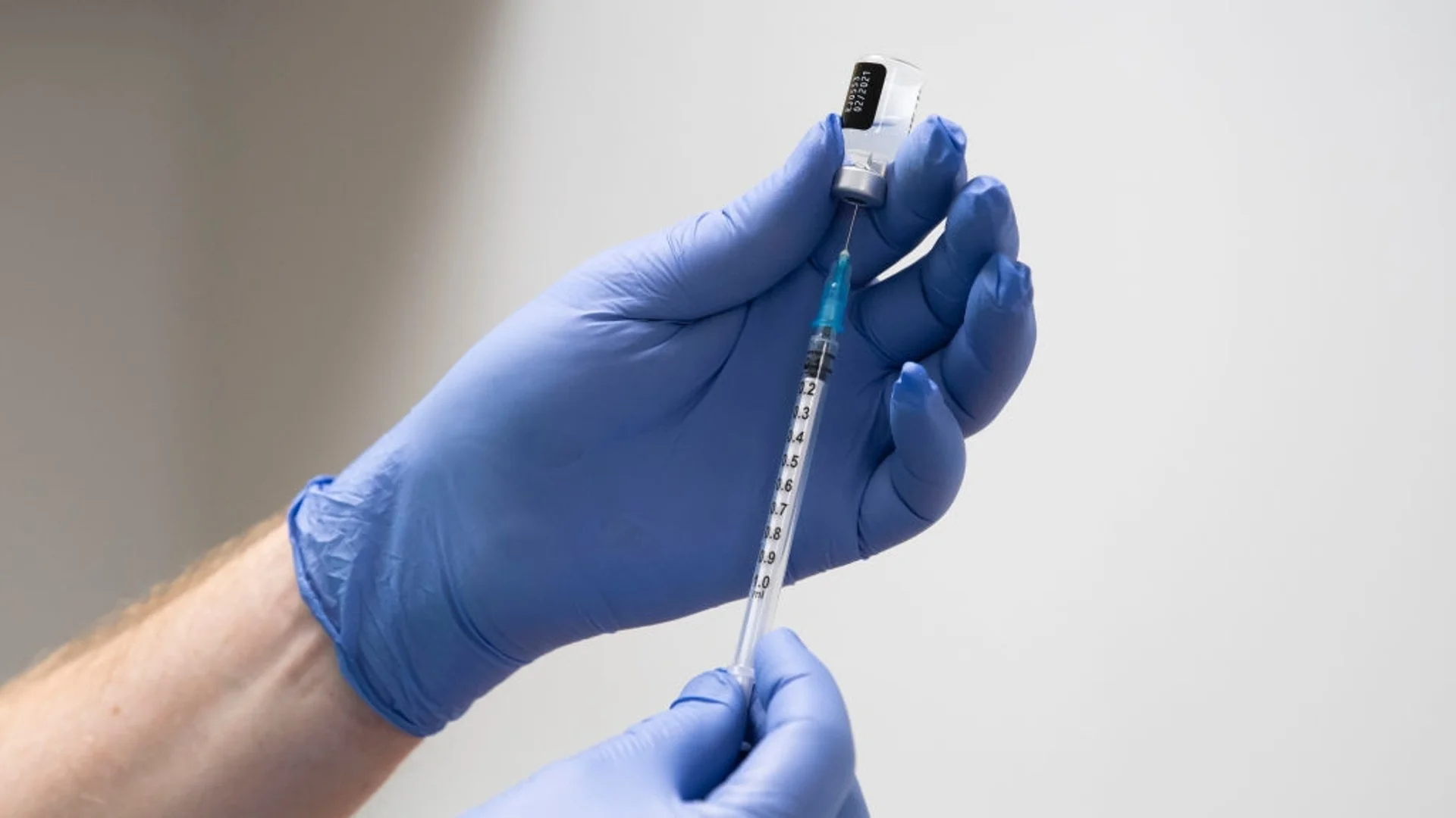 Учени тестват първата в света ваксина срещу вируса нипа