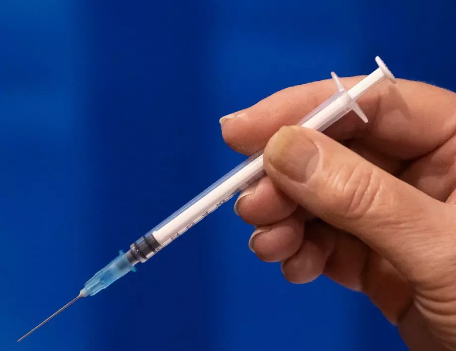 Ръководителят на Pfizer предрича ежегодни ваксини срещуCovid-19 много години напред 