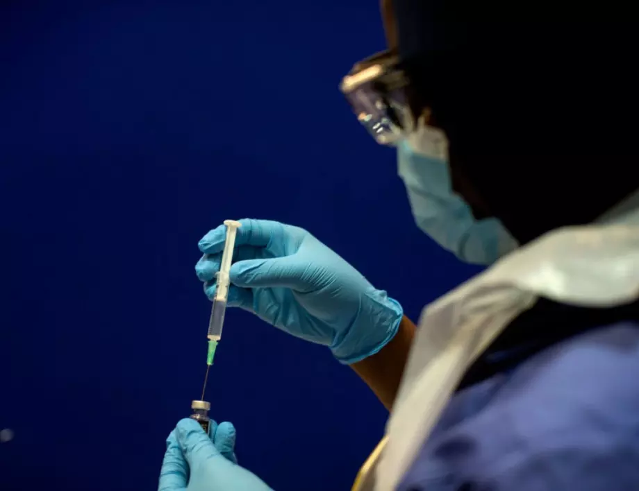 Изследване: Британският щам на коронавируса не може да преодолее ваксината на Pfizer/BioNTech