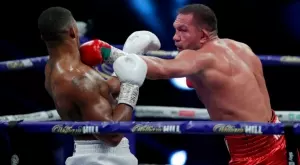 Къде британска звезда видя сексапил в мача Джошуа - Пулев?