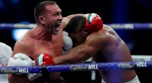 Майка се "вдъхнови" от нокаута на Джошуа над Пулев и счупи носа на дъщеря си