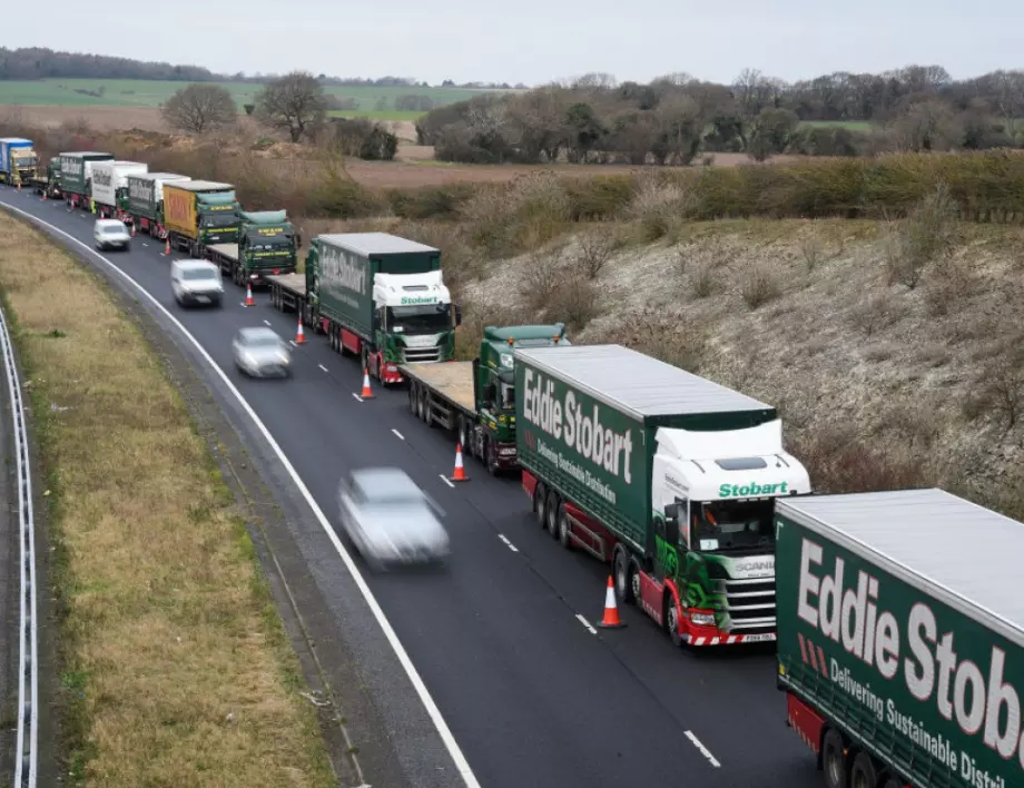 Великобритания открива гранични пунктове в подкрепа на трафика към континентална Европа