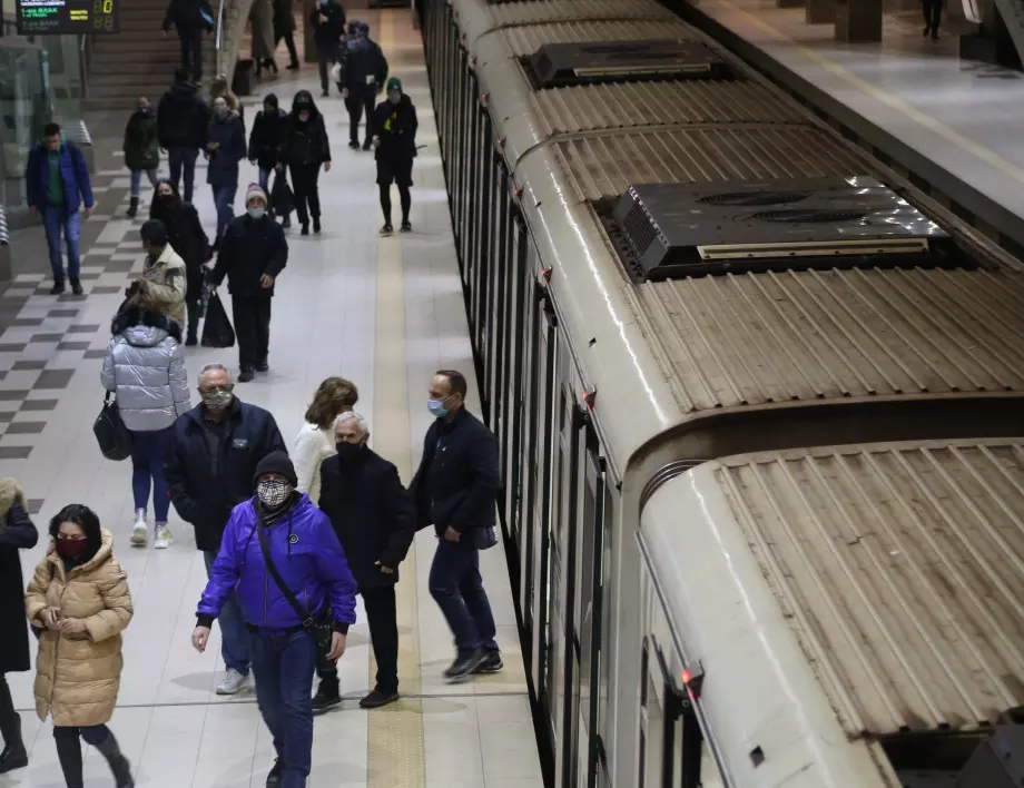 Станция на метрото в Лондон е евакуирана заради съмнителен пакет