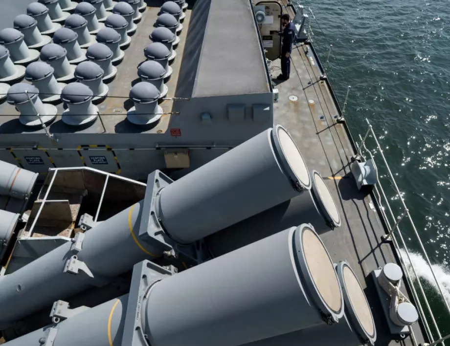 Британски военни: Близо 20 руски кораби все още могат да нанасят удари по украинските цели