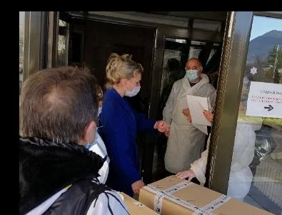 Само за 3 часа дарители събраха пари за рингови колички на смолянската болница (снимки)